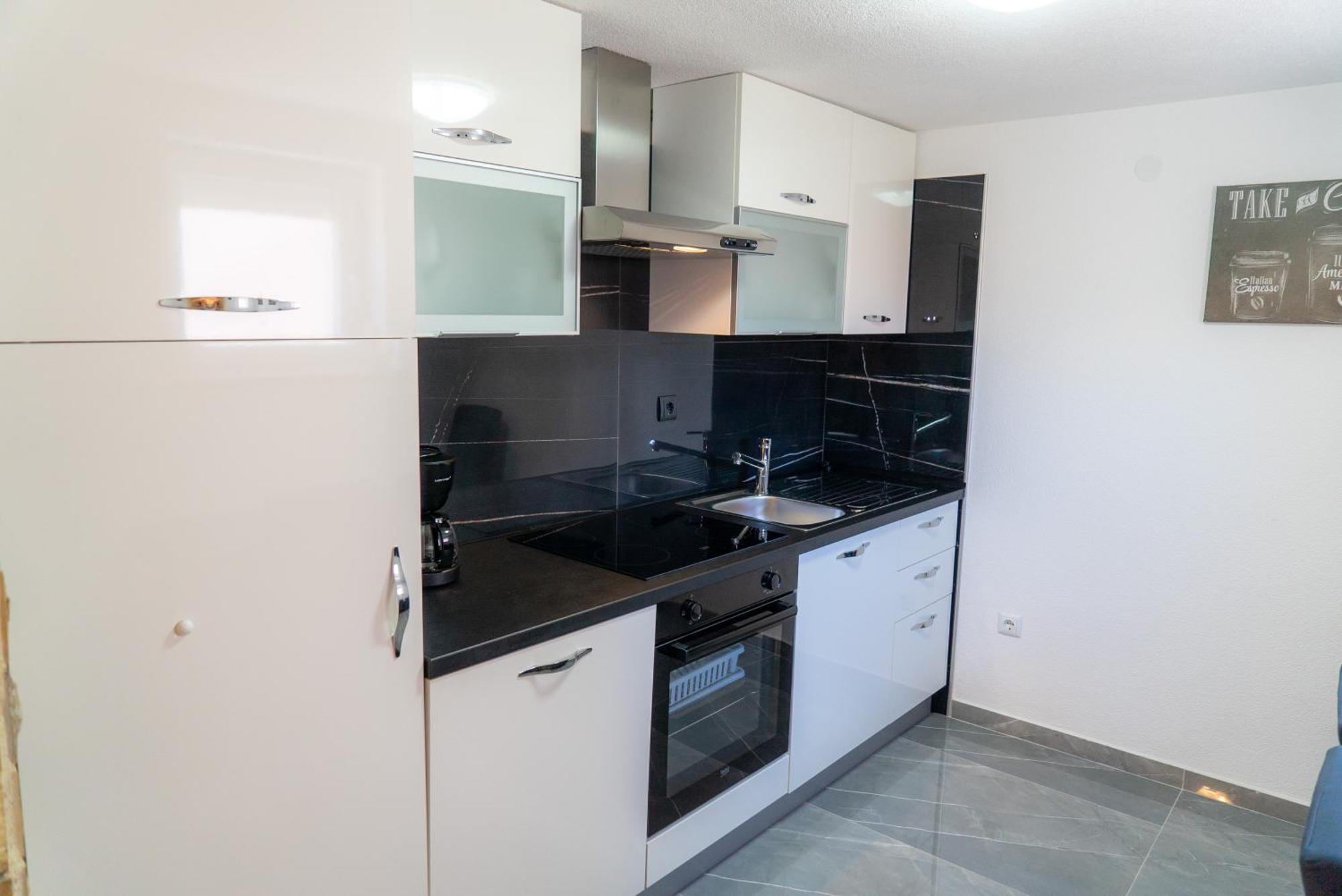 Apartments Zubcic Tisno Exterior foto